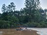 Barco encalha no rio das Antas e ocupantes são resgatados pelos Bombeiros 