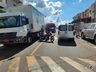 Motociclista fica ferido em colisão contra carro no centro