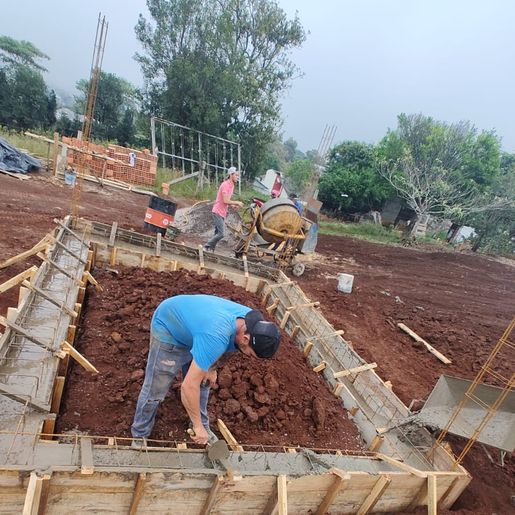 Acompanhe os trabalhos de construção do parque de transmissão para Atalaia FM 