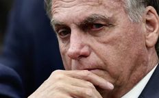 Defesa pede que Bolsonaro seja internado para cirurgia na véspera de Natal