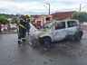 Incêndio destrói veículo no centro de Guarujá do Sul  