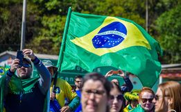 Mesmo após posse, manifestantes convocam greve geral e seguem em frente a quartéis em SC