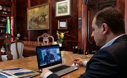 VÍDEO: Moisés participa de webconferência com ministro da Saúde