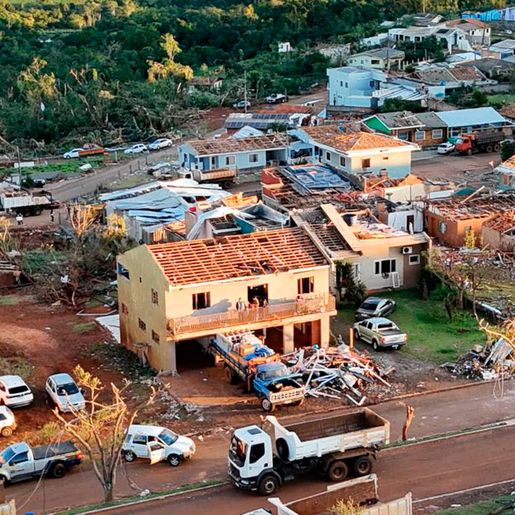 Paraná sanciona lei que prevê auxílio de até R$ 50 mil para famílias afetadas por tornado