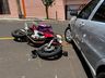 Colisão entre carro e moto deixa um ferido no centro de SMOeste