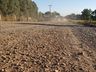 Falta de chuvas dificulta trabalhos na recuperação da malha viária em Tunápolis