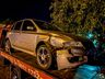 Mulher é detida pela PM após colidir com carro em poste em São Miguel do Oeste