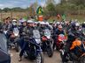 FOTOS: Bolsonaro participa de motociata com prefeito de Chapecó na carona