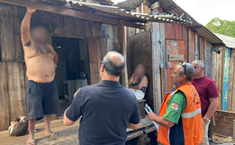 Famílias em áreas de risco recebem orientação sobre programa habitacional em SMO