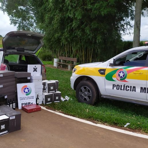 Polícia apreende mercadoria contrabandeada na SC-160