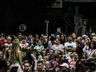 Show com Família Lima leva milhares de pessoas para praça em SMO 