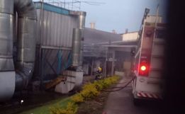 Bombeiros combatem incêndio em silo em Palma Sola
