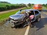 Motorista fica preso nas ferragens em acidente na BR-282