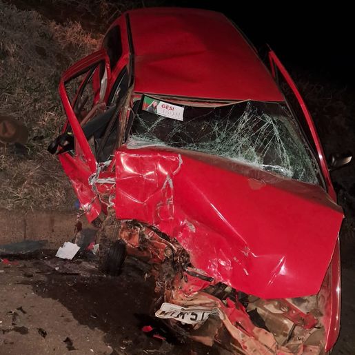Mulher morre e homem fica ferido em colisão frontal na SC-160, em Campo Erê