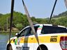 FOTOS: Viatura da PMRv é retirada de açude em São Miguel do Oeste