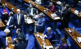Senado aprova PEC sobre criminalização da posse de drogas