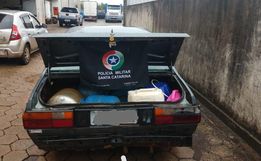 Casal de argentinos é flagrado com botijões de gás e galões de gasolina na BR 163