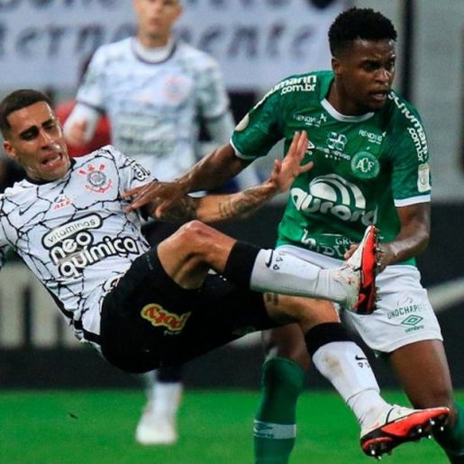 No último lance do jogo, Chape leva gol e perde para o Corinthians em São Paulo