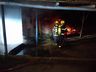 Bombeiros combatem incêndio em residência no interior de Riqueza