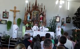 Quatro padres celebram missa do reencontro em Ervalzinho