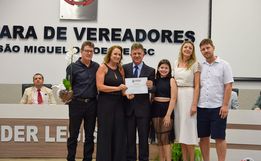 Câmara homenageia mulheres e renova Galeria Lilás para o ano de 2023