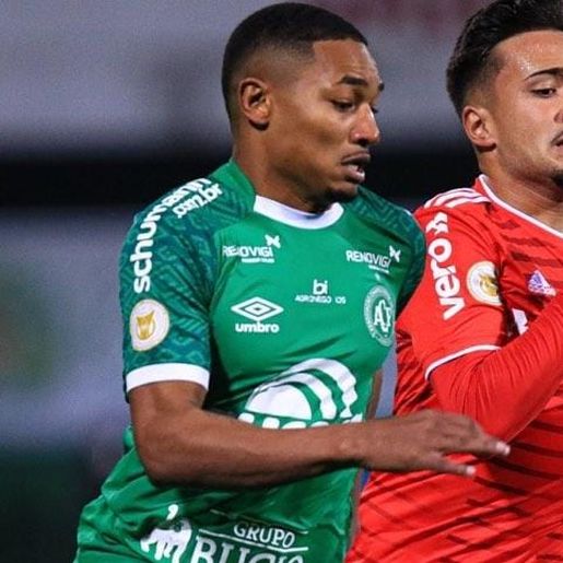 VÍDEO: Internacional vence, afunda a Chapecoense e se distancia do Z4