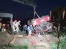 Caminhão tomba e motorista morre prensado na cabine