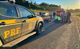 Grave colisão entre motocicletas deixa duas pessoas feridas no interior de São Miguel do Oeste
