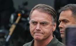 Médicos confirmam hérnia e Bolsonaro deve passar por nova cirurgia, diz advogado