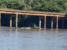 Pilares caem e ponte é interditada em município da região