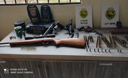 PM cumpre mandado de prisão e apreende armas de fogo