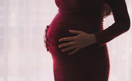 Mulheres de SC têm menos filhos que o necessário para manter população, aponta IBGE