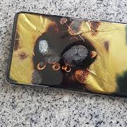 Homem tem 50% do corpo queimado após bateria do celular explodir em Xanxerê