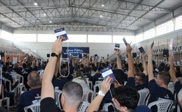 Cerca de 90% dos trabalhadores da Celesc entram em greve em todo Estado, diz sindicato