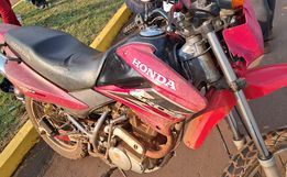 Motociclista fica ferido em acidente no centro de Campo Erê