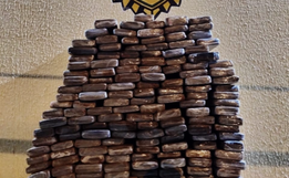 Polícia prende três pessoas por tráfico de droga 