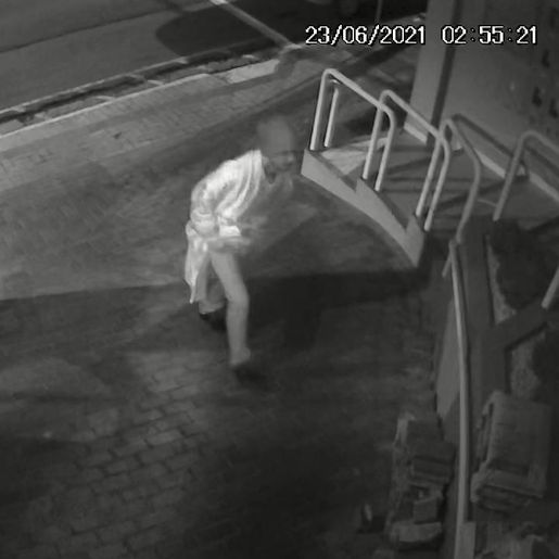 VÍDEO: Moradores denunciam vandalismo em prédio residencial no centro 