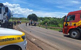 Colisão frontal entre moto e caminhão deixa idoso gravemente ferido na SC-163