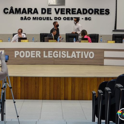 Após 6 meses, Câmara de SMOeste retoma sessões presenciais  