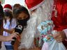 Campanha “Um presente de Natal” reúne crianças para entrega de presentes