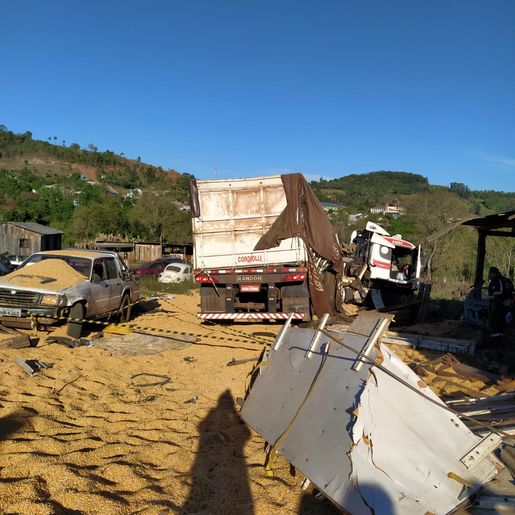 Grave acidente deixou um morto e dois feridos em Romelândia
