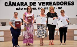  Moção presta homenagem a integrantes do Conselho dos Direitos da Mulher