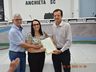 Famílias recebem títulos de propriedade em Anchieta 