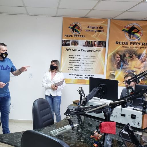 Projeto escolar sobre meios de comunicação terá interação das crianças com o rádio