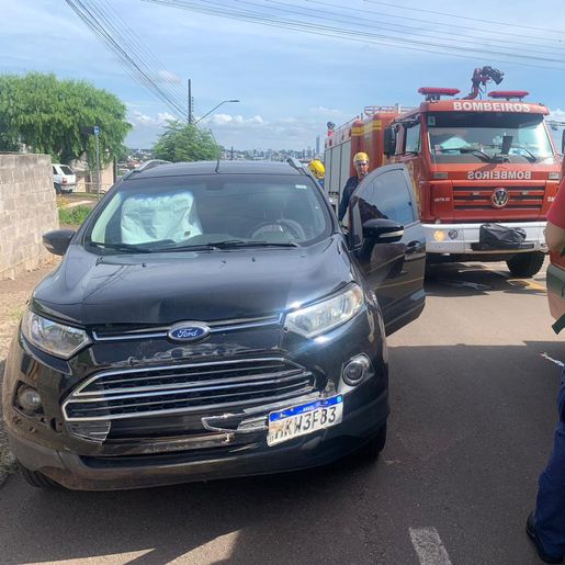Condutor se envolve em acidente, grita “Cada um paga o seu” e foge do local 