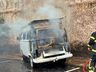 Kombi é parcialmente destruída por fogo em São Miguel do Oeste