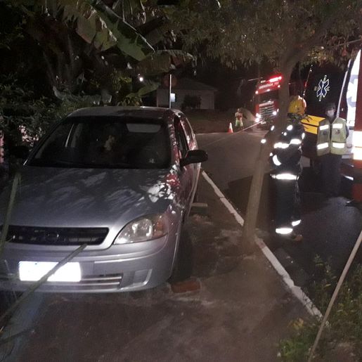 Motorista sai ilesa em saída de pista em Itapiranga