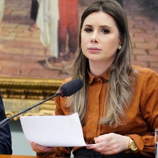 Deputada Federal quer tornar opcional o uso de máscaras por pessoas sem Covid-19