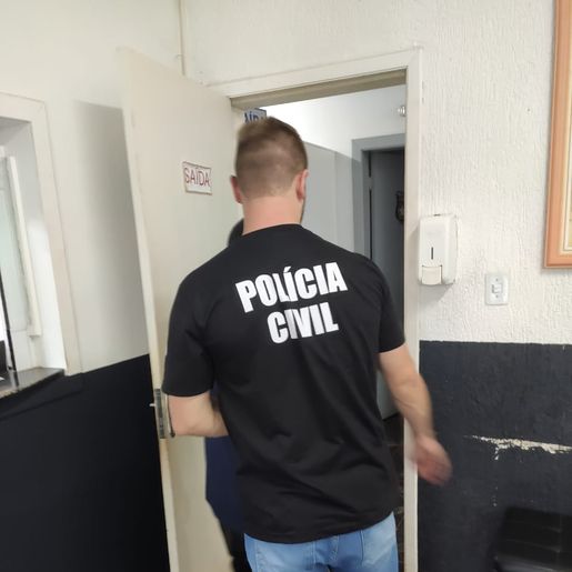 Foragido com histórico de violência doméstica é detido em Campo Erê