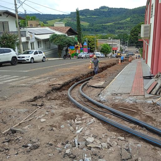 Após mais de 30 anos de espera, Itapiranga inicia revitalização das redes de água da cidade 